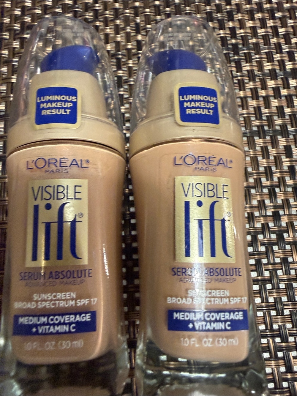 Visible Lift Medium Coverage Liquid Foundation - Cream Shade